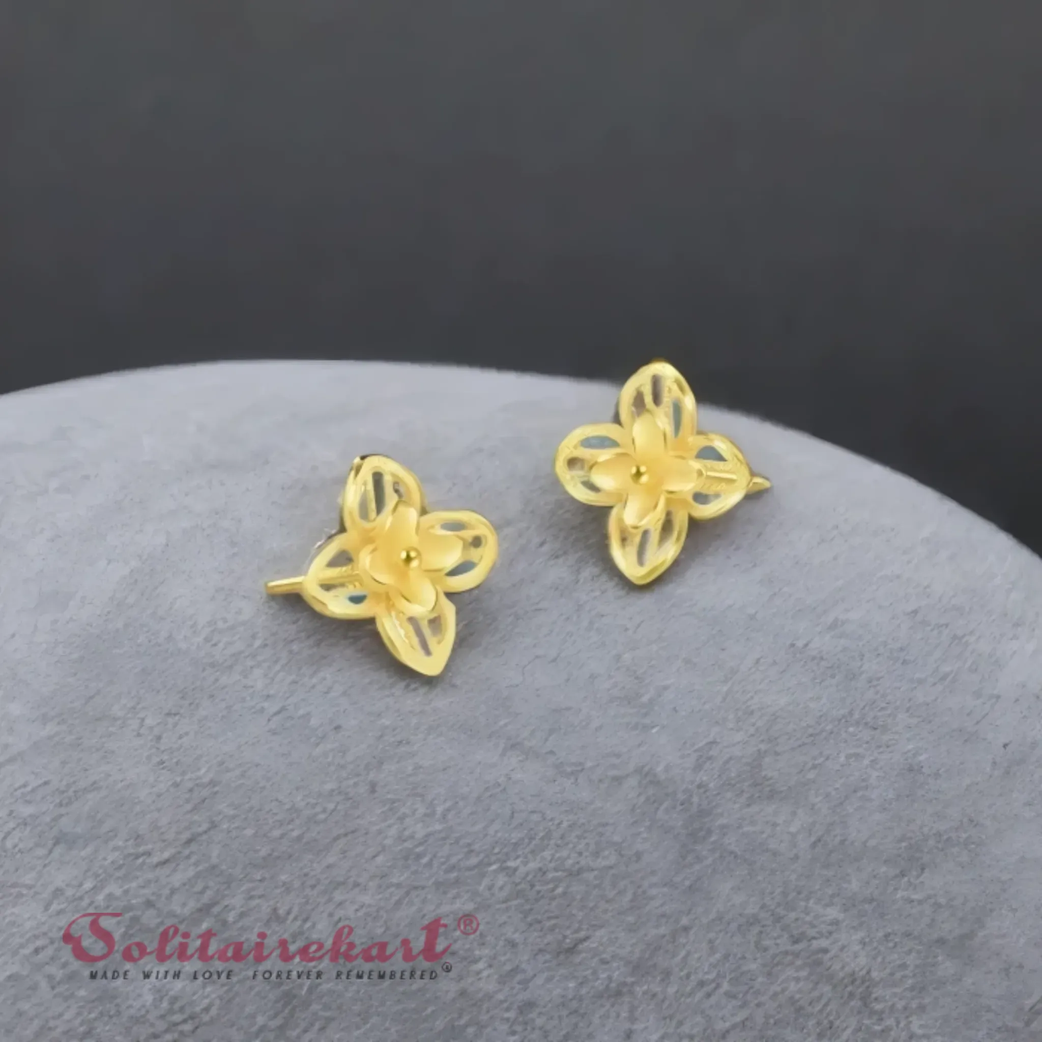 14K Gold 1.80grm Floral Bloom Studs